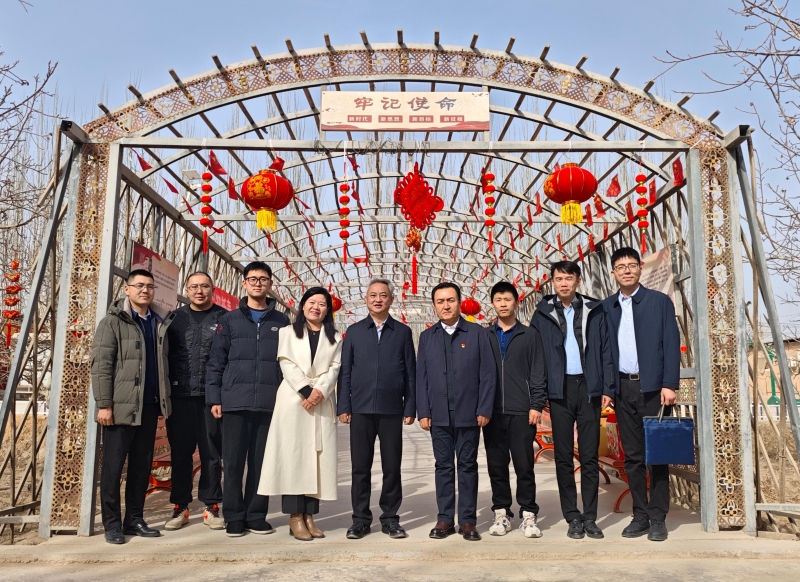 新春慰问暖一线 凝心聚力促振兴 | 学校党委书记王玉刚看望慰问学校驻村工作队员