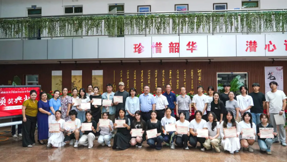 学校图书馆举行2026年春季学期活动颁奖典礼