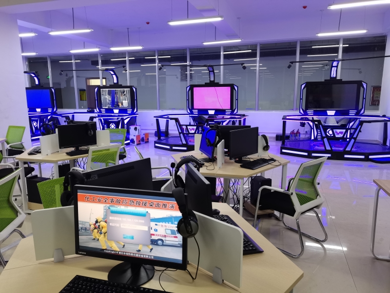 化工安全技术专业—桌面推演仿真及VR设备全景.jpg