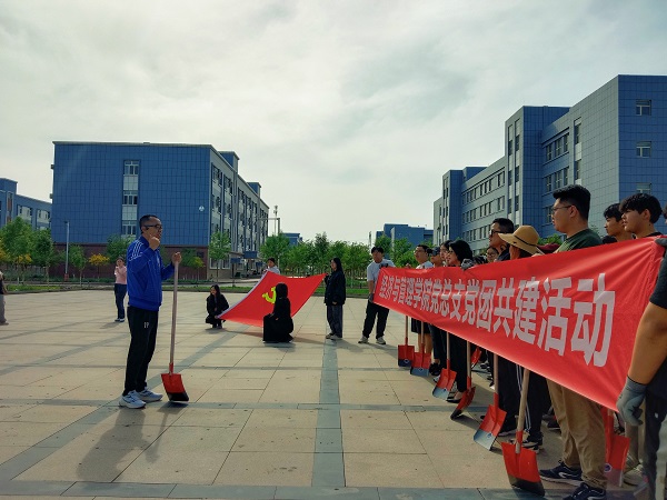 张明讲话.jpg