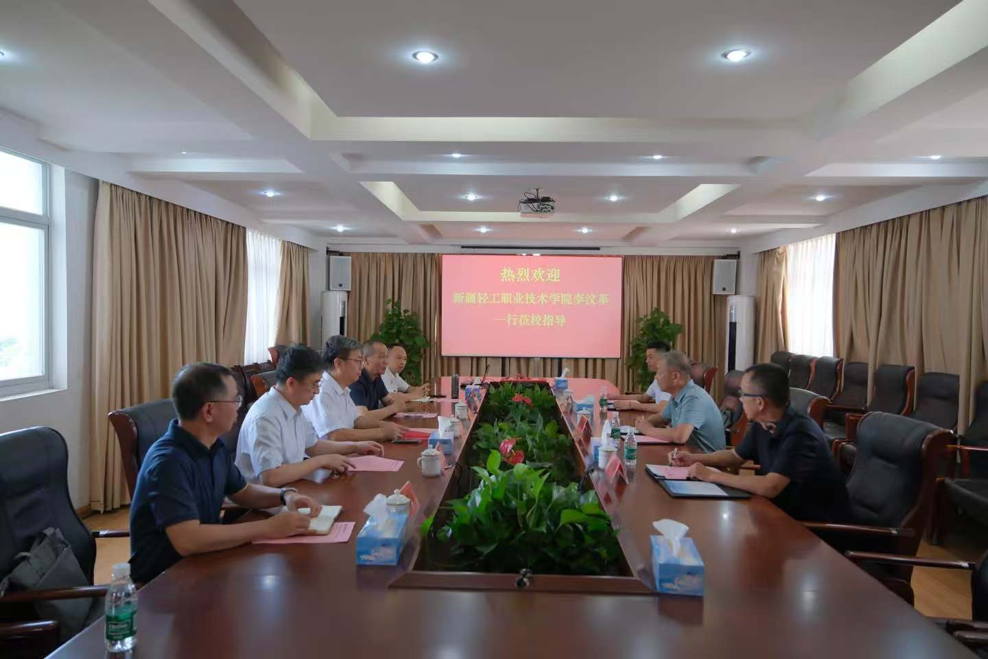 续写帮扶情谊 共育职教新篇 | 新疆轻工职业技术学院与江西应用技术职业学院签订对口帮扶协议